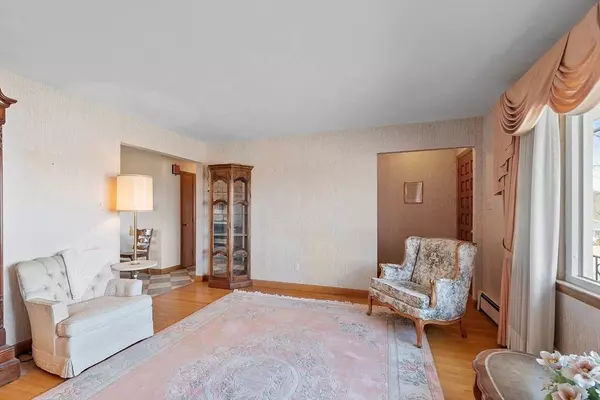 2 Mount Vernon Ter, Lawrence, MA 01843