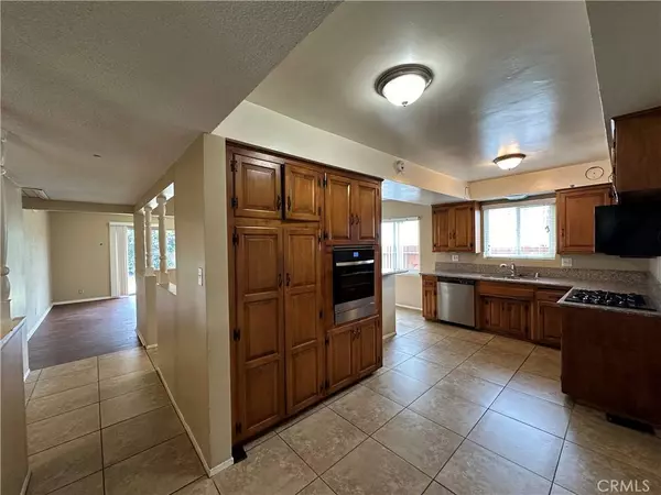 2033 W Elm AVE, Anaheim, CA 92804