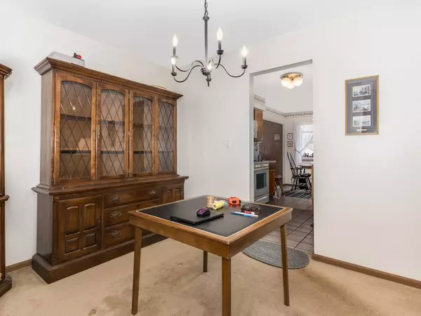 1785 Grosvenor Circle #A, Wheaton, IL 60189