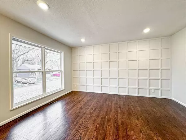 918 N Yuma AVE, Independence, MO 64056