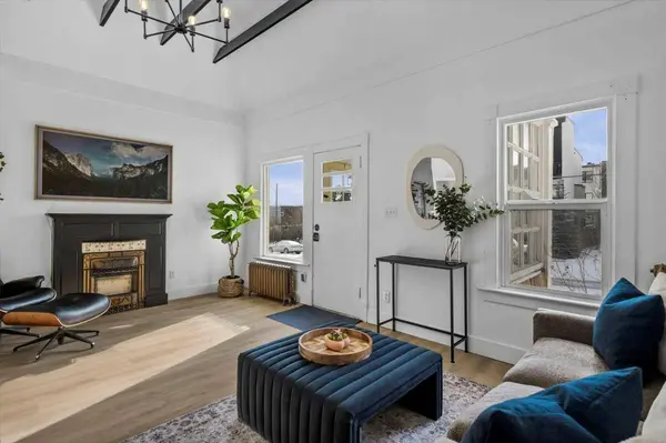 1728 34 AVE SW, Calgary, AB T2T 2B6