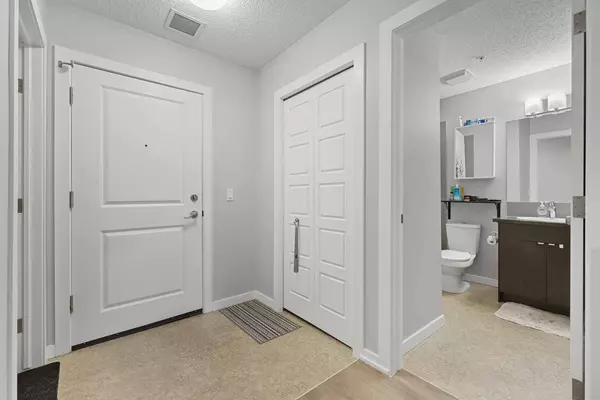 201 Sunset DR #120, Cochrane, AB T4C 0H5