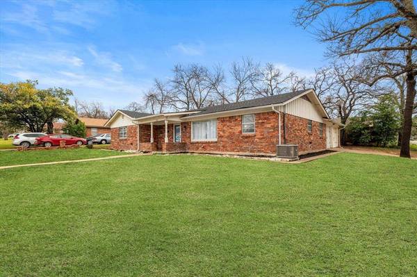 7200 Hightower Street, Fort Worth, TX 76112