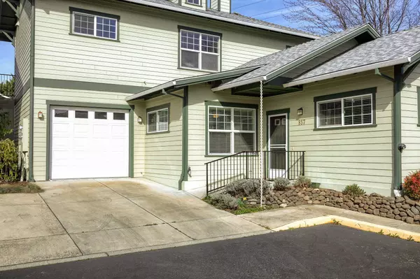 857 N Mountain Ave, Ashland, OR 97520