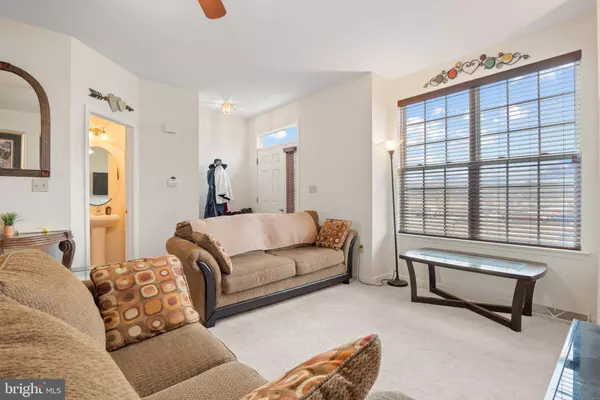 1177 LEDGE DR, York, PA 17408