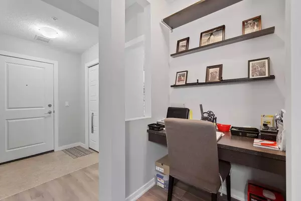 201 Sunset DR #120, Cochrane, AB T4C 0H5