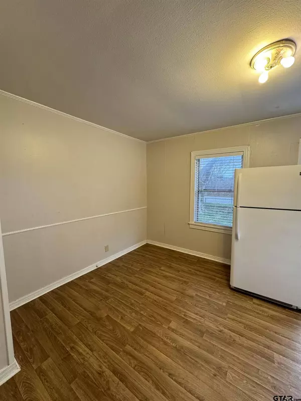 109 W Bradford St, Troup, TX 75789