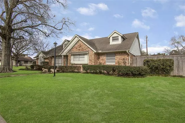 103 Parliament DR, Houston, TX 77034