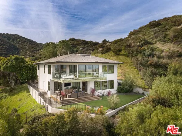 3801 Encino Verde Pl, Encino, CA 91436