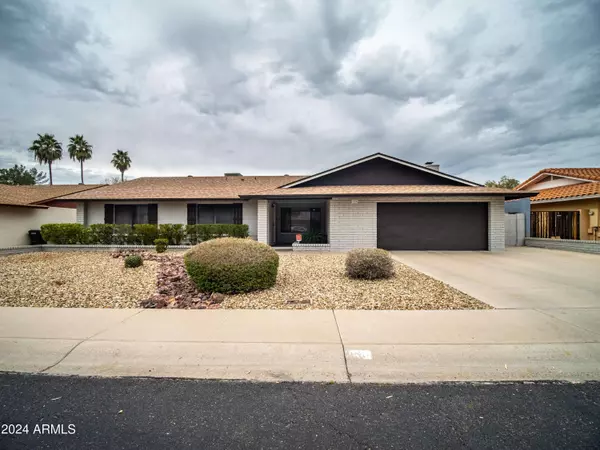 1034 E TOPEKA Drive, Phoenix, AZ 85024