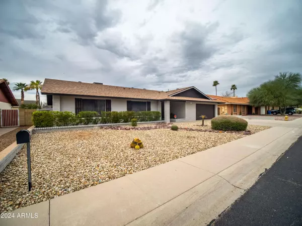 1034 E TOPEKA Drive, Phoenix, AZ 85024