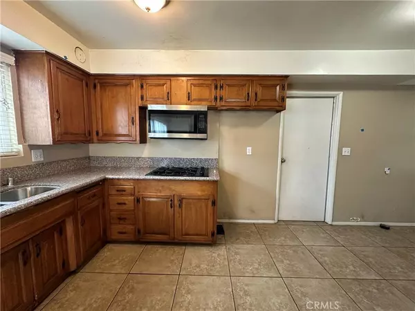 2033 W Elm AVE, Anaheim, CA 92804