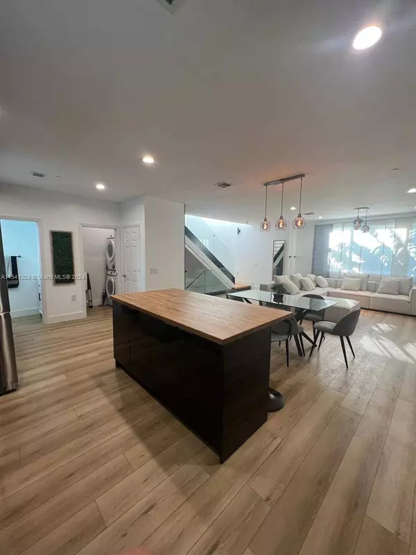 1705 Johnson St #B, Hollywood, FL 33020