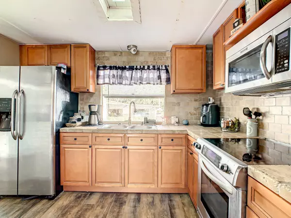 3156 Leigh RD, Mims, FL 32754