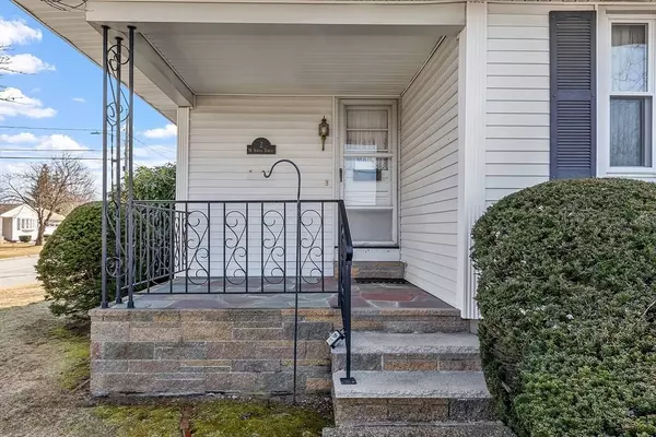 2 Mount Vernon Ter, Lawrence, MA 01843