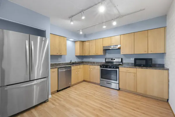 104 E Bailey Road #A, Naperville, IL 60565