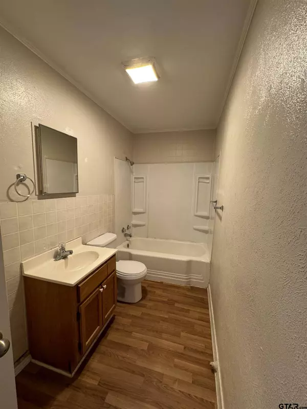 109 W Bradford St, Troup, TX 75789