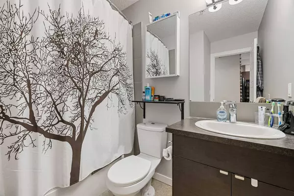 201 Sunset DR #120, Cochrane, AB T4C 0H5