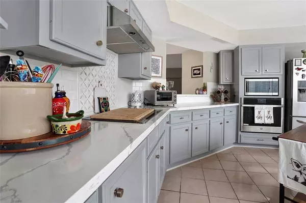 6402 Grandvale DR, Houston, TX 77072