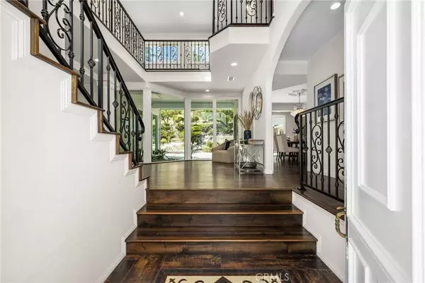 10228 Overhill DR, North Tustin, CA 92705