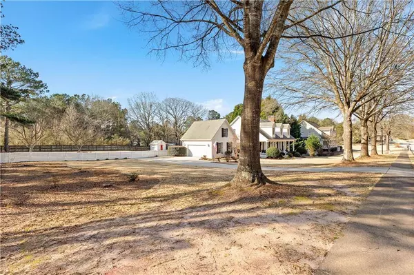 160 Mackenzie LN, Fayetteville, GA 30214