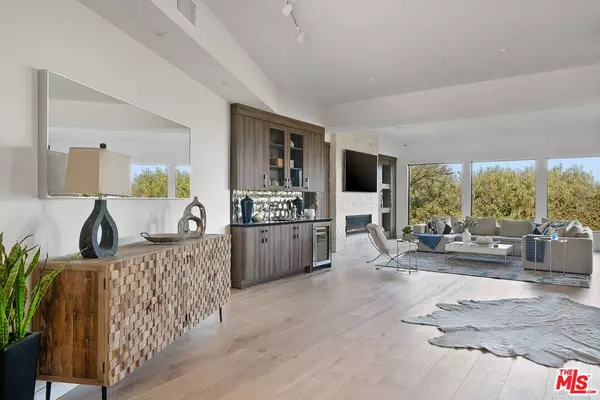 3801 Encino Verde Pl, Encino, CA 91436