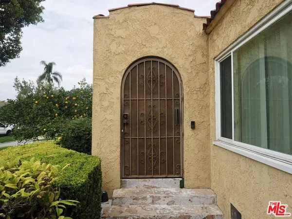 2920 12th Ave, Los Angeles, CA 90018