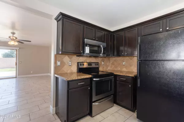 2905 N 89TH Drive, Phoenix, AZ 85037