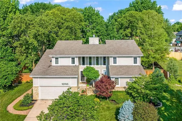 10745 W 109th ST, Overland Park, KS 66210