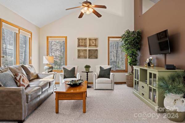 741 Flynn Branch RD, Fletcher, NC 28732