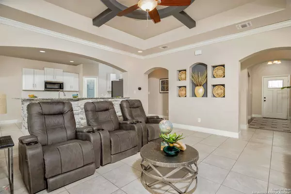 630 COUNTY ROAD 3822, San Antonio, TX 78253-6967