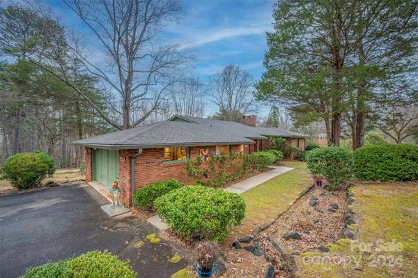 186 Catherine DR, Columbus, NC 28722