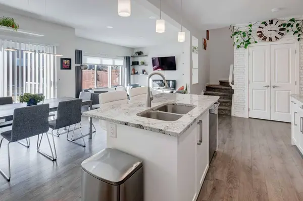 509 Chinook Gate VW SW, Airdrie, AB T4B 4V9