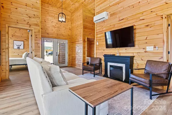 7025 Martin LN, Morganton, NC 28655