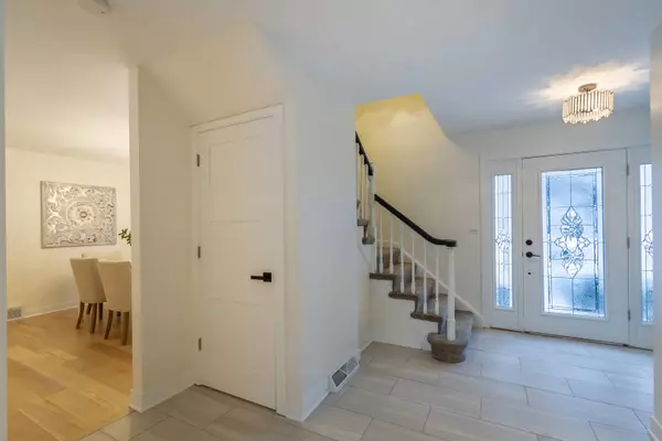 1107 W Peregrine DR, Palatine, IL 60067