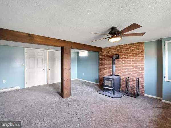 5 MARIE LN, West Grove, PA 19390