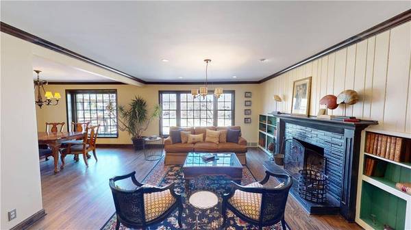 2028 W 95th ST, Leawood, KS 66206