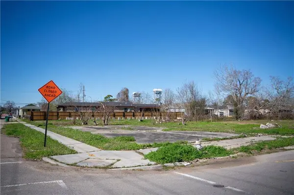 1300 FORSTALL ST, New Orleans, LA 70117