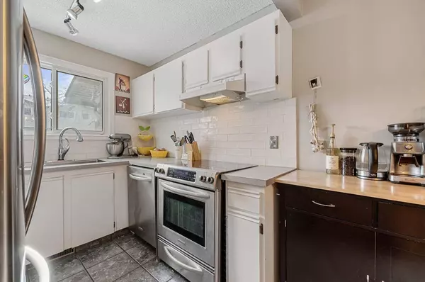 7172 Coach Hill RD SW #32, Calgary, AB t3h 1c8