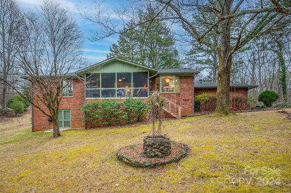 186 Catherine DR, Columbus, NC 28722