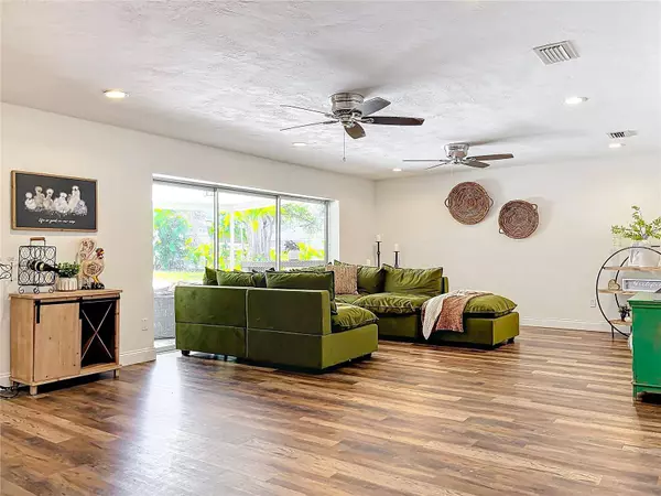 13480 102ND AVE, Largo, FL 33774