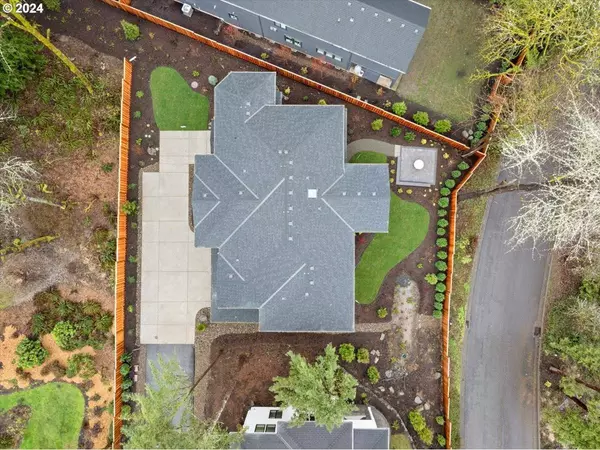 17341 WESTVIEW DR, Lake Oswego, OR 97034