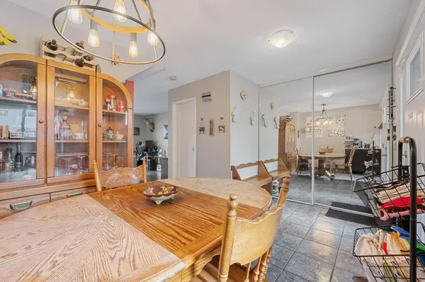 7172 Coach Hill RD SW #32, Calgary, AB t3h 1c8