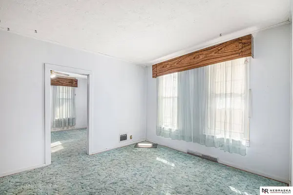 1746 S 26th Street, Omaha, NE 68105