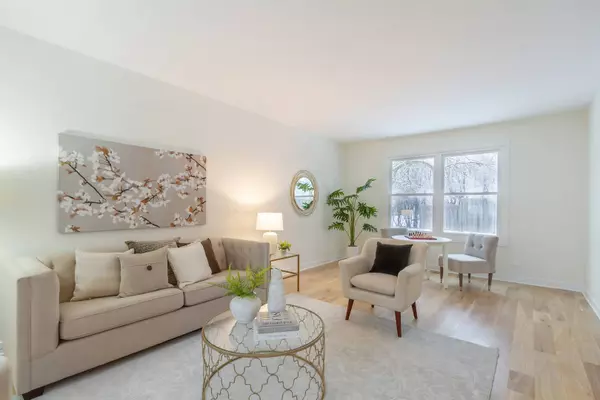 1107 W Peregrine DR, Palatine, IL 60067