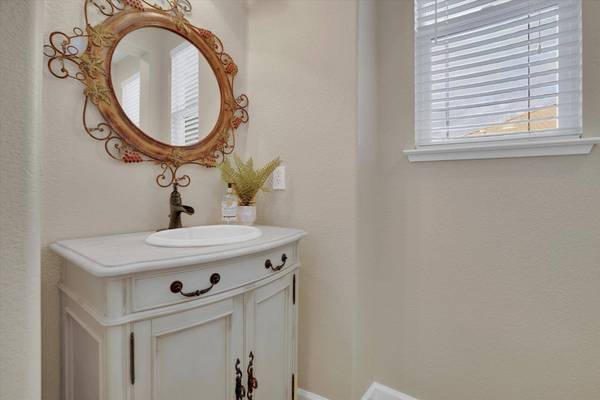 237 Primrose AVE, Manteca, CA 95337