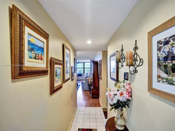 10452 E Clairmont Cir #311, Tamarac, FL 33321