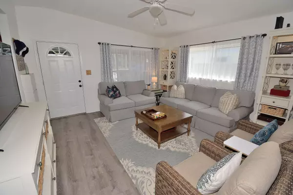 1350 S Orlando AVE, Cocoa Beach, FL 32931