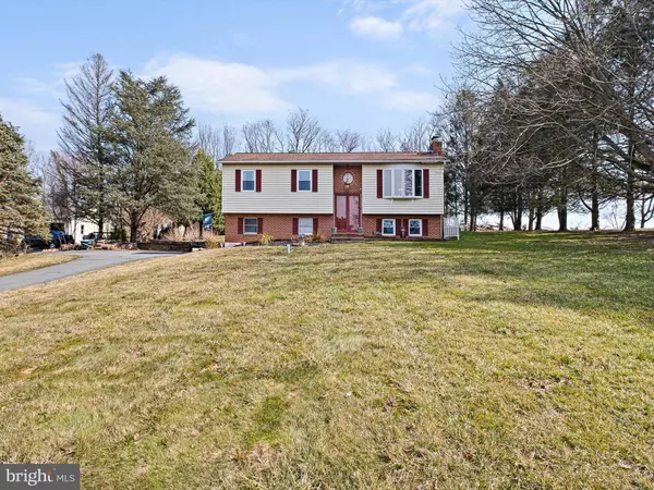 5 MARIE LN, West Grove, PA 19390