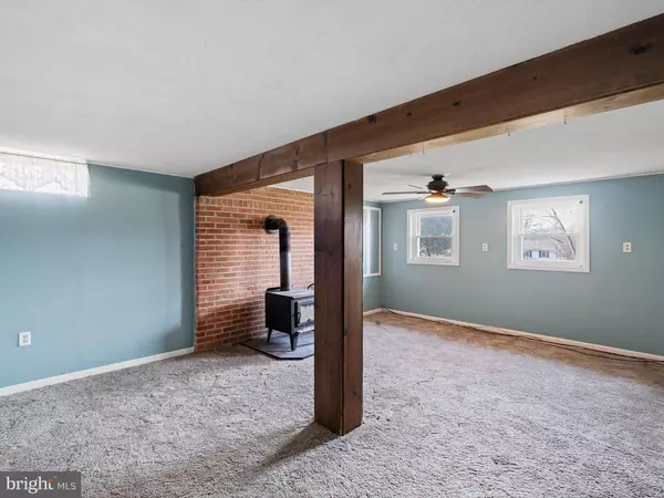 5 MARIE LN, West Grove, PA 19390